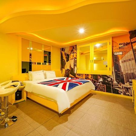 W Boutique Hotel Gimhae Exterior foto